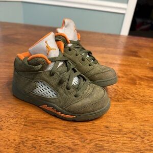 Kids Air Jordan Retro 5 Olive Green Orange Sneakers size 9